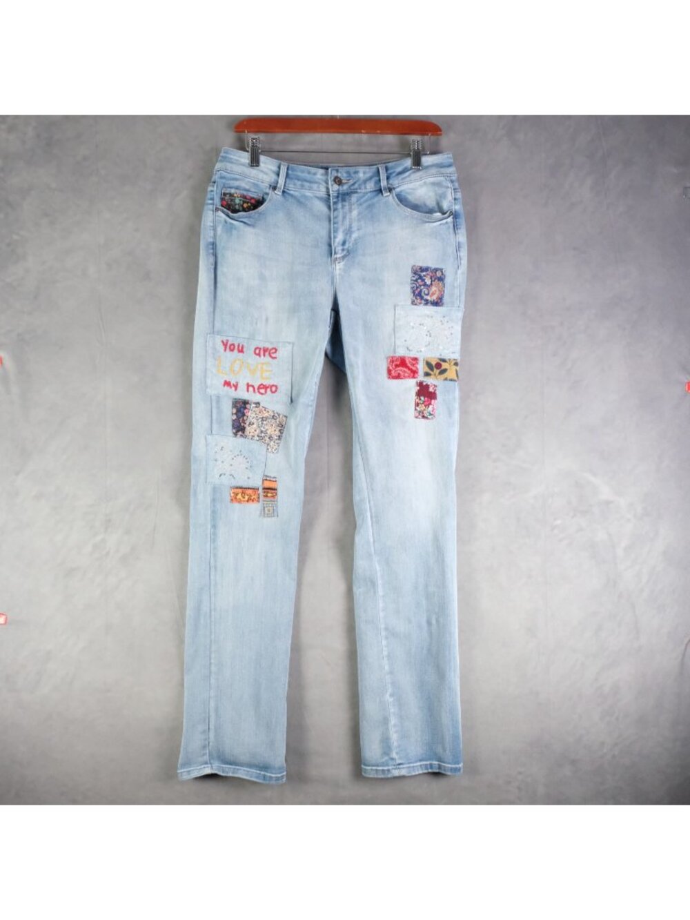 Charlie B Jeans Womens 10 Blue Slim Patches Sequins Lightweight Lightwash 32"